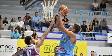 OTC ganó y pasó al Súper 4\u002E )Básket)