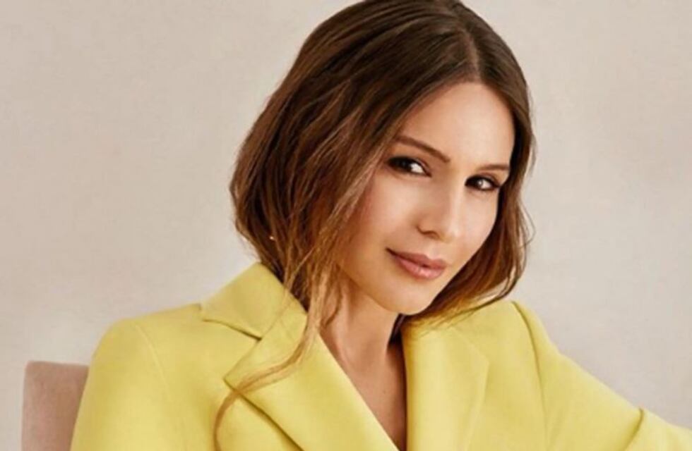 Pampita se llevó todas las miradas por su look en "La Noche Azul" de la Fundación GEDYT