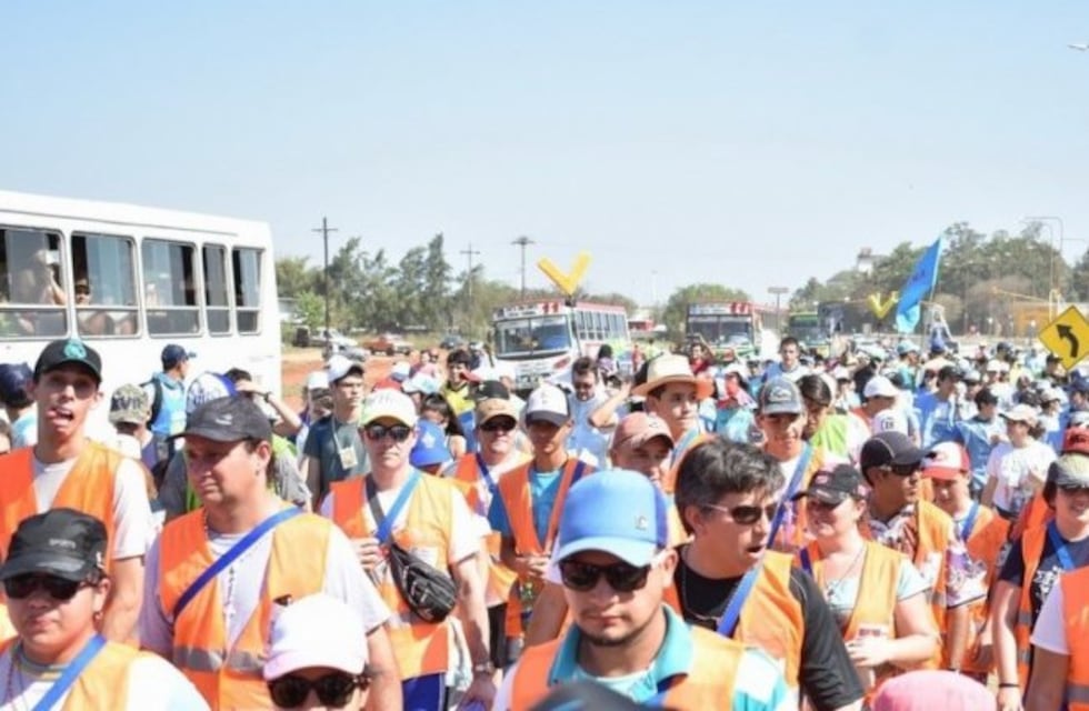 Más de 200 mil jóvenes manifiestan su fe peregrinando a Itatí