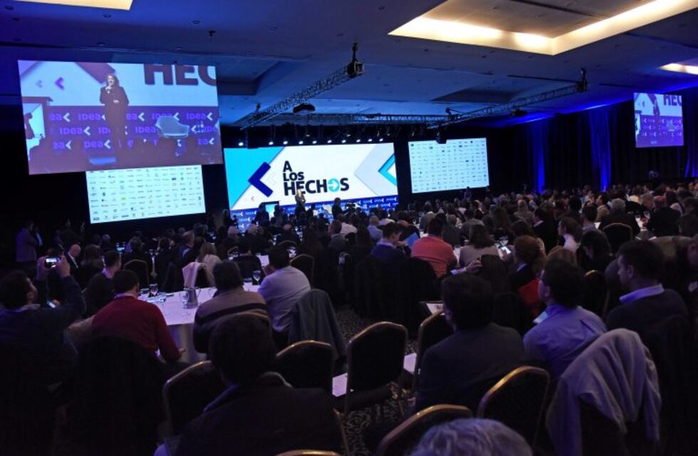 Con empresarios y analistas, inauguró el Precoloquio de Idea en Rosario