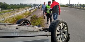 Accidente en Circunvalación Oeste por animales sueltos, Salta\u002E (Web)
