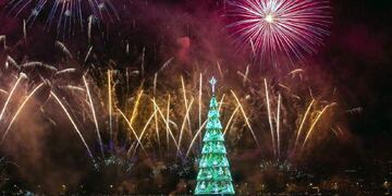 Rio de Janeiro: el árbol de navidad flotante más grande