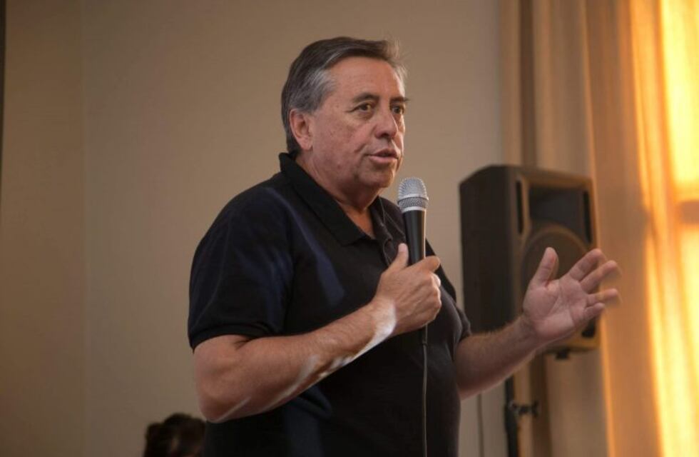 "La gente tiene miedo de que salga agua con cianuro de la canilla. No hay posibilidad que suceda"