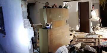 La casa se derrumbó casi de manera total tras la explosión de la garrafa en la casa de barrio Banda Norte en Río Cuarto\u002E