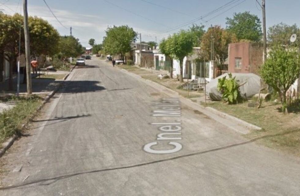 Robaron dos cervezas y se dieron a la fuga en un auto sin papeles