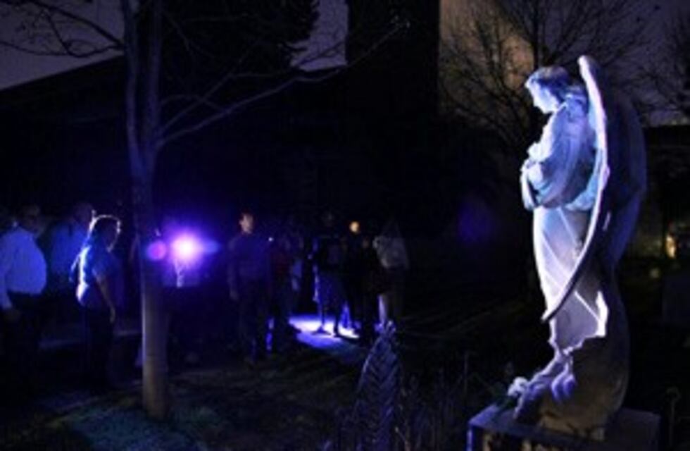 Vuelven las visitas guiadas nocturnas al cementerio El Salvador