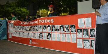 Al acto sobre la avenida 25 de mayo asistieron varias organizaciones sociales y la Asamblea Permanente por los Derechos Humanos