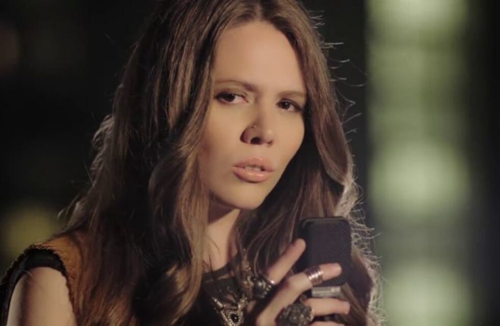 La cantante de Jesse & Joy se mostró por primera vez junto a su esposa e hija