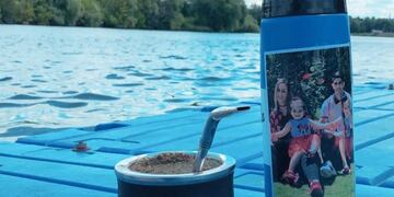 El ex Boca y Newell's disfrutó de unos mates para arrancar la jornada posterior al triunfo\u002E (@ever19banega)