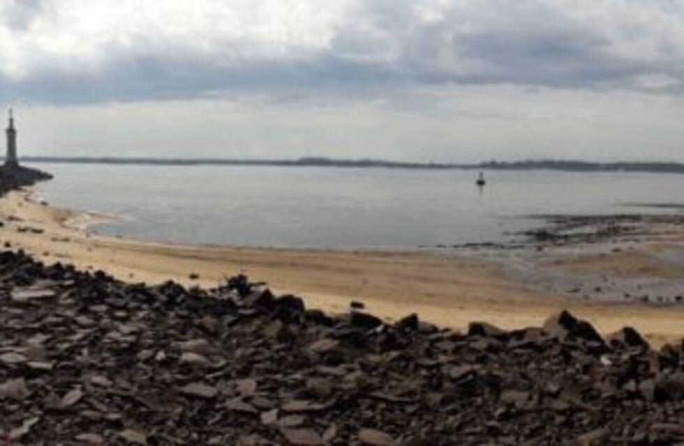 Llamativa bajante del Uruguay frente a los puerto De Concepción del Uruguay y Gualeguaychú
