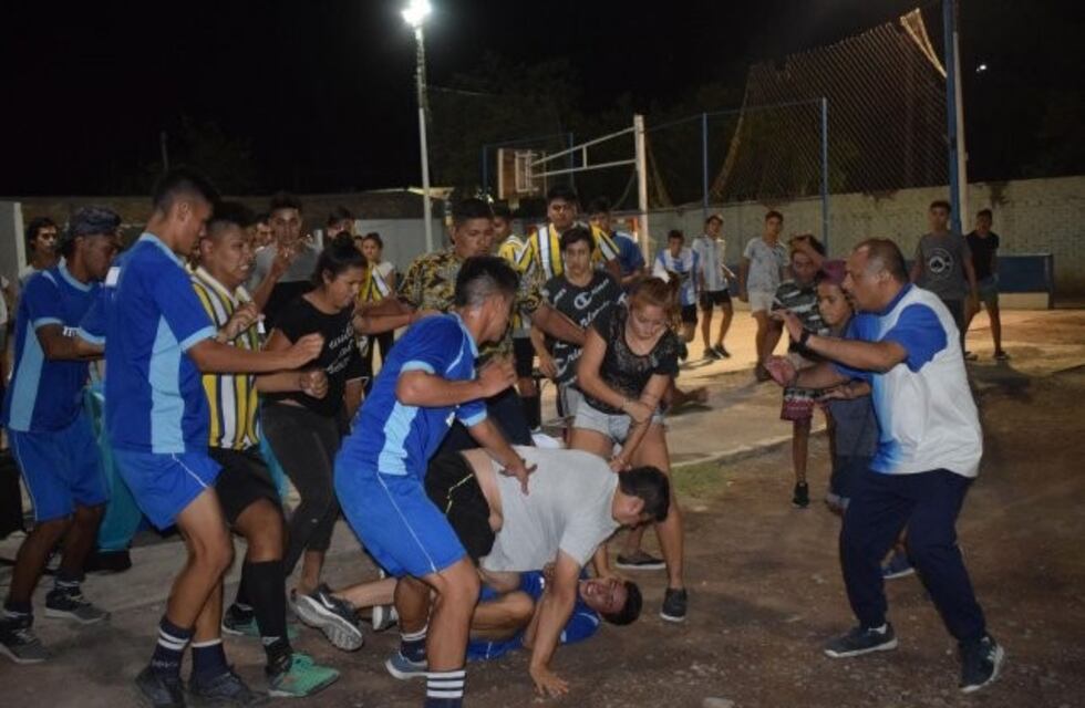 Una expulsión desató una batalla campal en una final de futsal