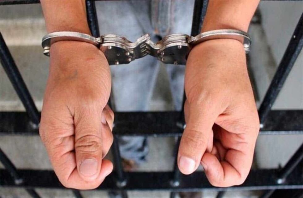 Alta Gracia: siguió al ladrón que encontró dentro de su casa, lo atrapó y lo entregó a la Policía