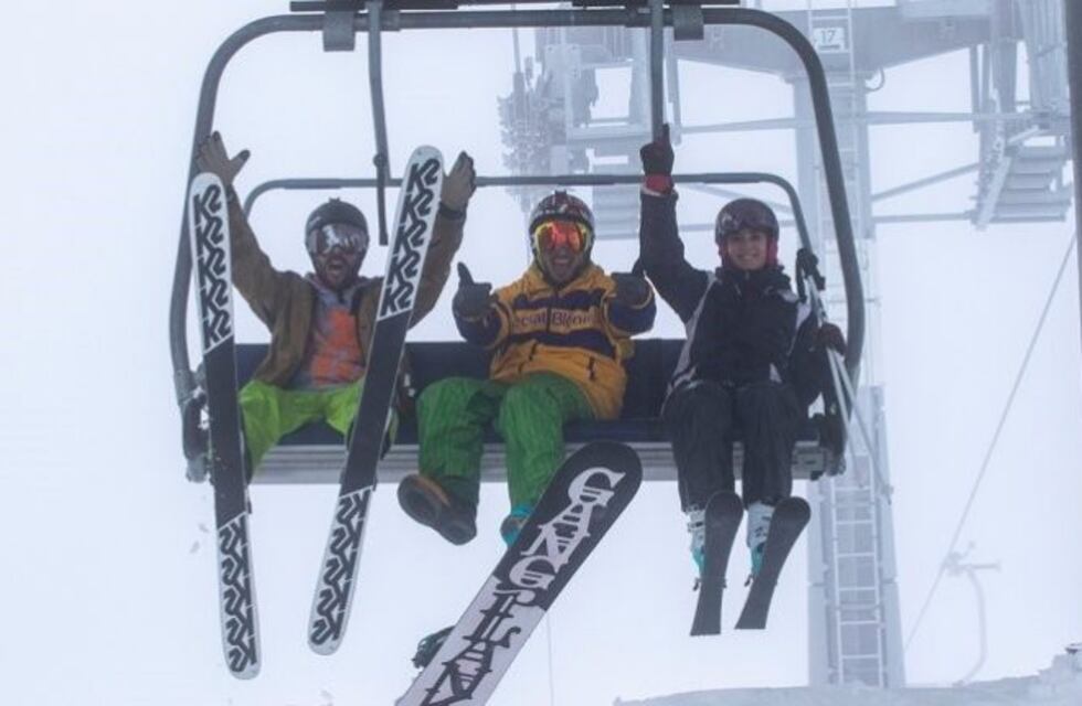 Una familia necesitará $10 mil por día para esquiar