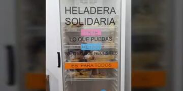 Ayudar en plena pandemia: así funciona la heladera solidaria de los scouts azuleños