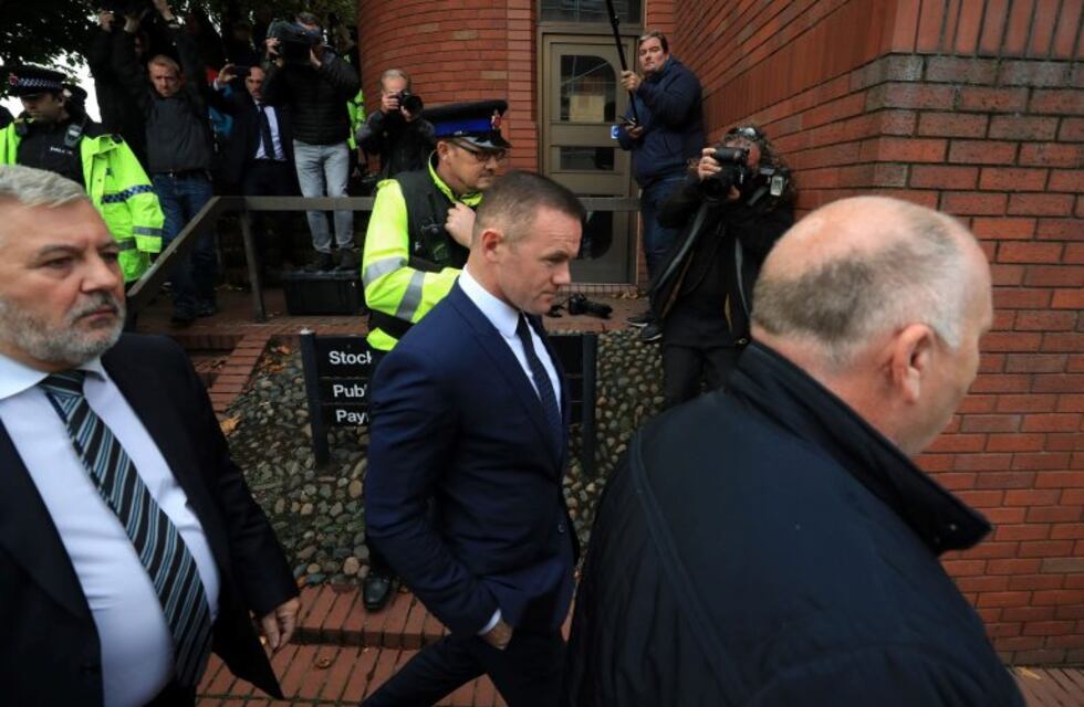 Condenan a Wayne Rooney a 2 años sin conducir y 100 horas de trabajos sociales