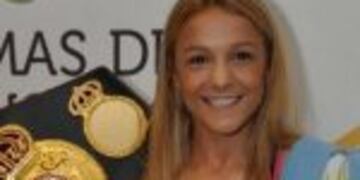 Yu00e9sica Bopp tu00edtulo minimosca