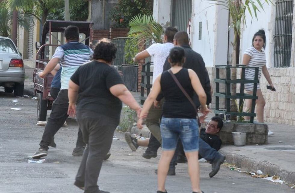 Un hombre internado tras un enfrentamiento entre remiseros