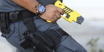 Para D'Alessandro, la Taser hubiese servido para reducir al hombre que murió de una patada