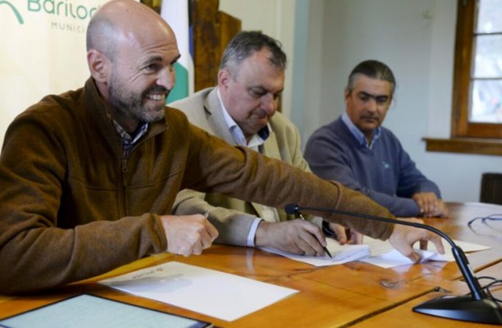 Dietrich, en Bariloche, anunció mejoras para el aeropuerto y las rutas aledañas