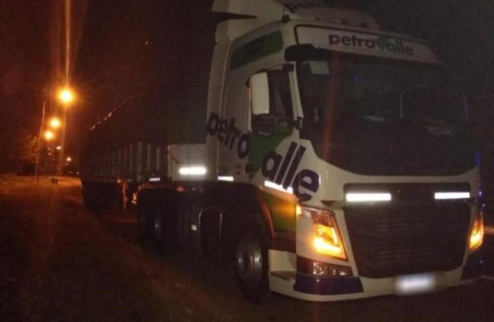 Murió atropellado por un camión cuando pretendía pasar la ruta 12