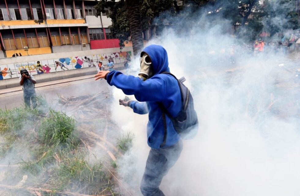 Venezuela: bombas lacrimógenas y gas pimienta en la "marcha de las ollas vacías"