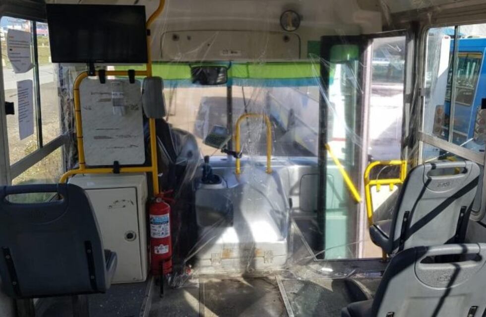 Los conductores de colectivos en Ushuaia conducen aislados por prevención