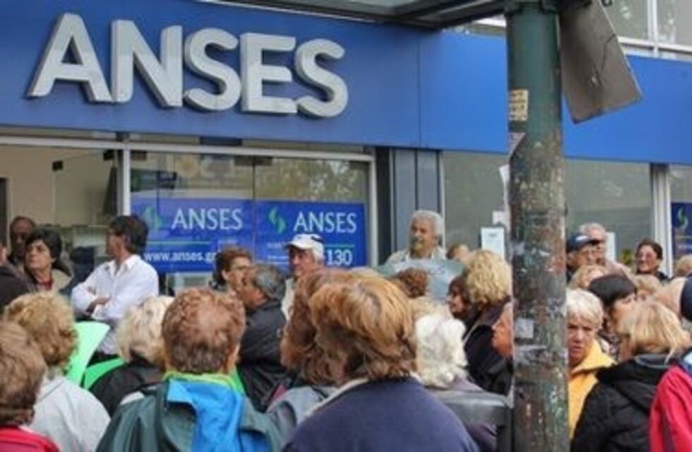 Jubilados víctimas de nuevo engaño con falsos mails de Anses