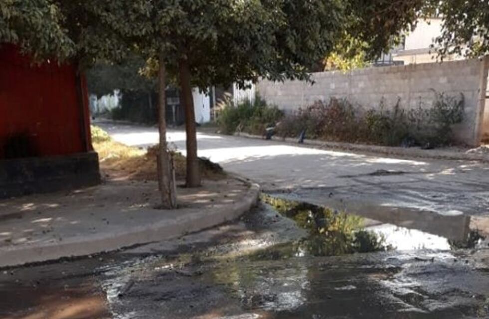 Vecinos del sur de Córdoba denuncian cloacas abiertas hace más de cinco años