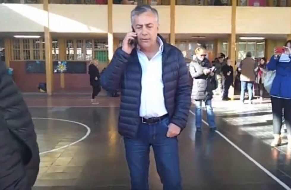 Cornejo no tenía el documento, no pudo votar y lo envió a buscar