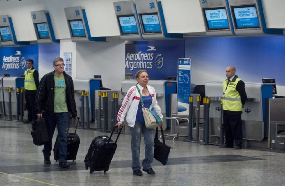 Las imágenes del Aeroparque Metropolitano inactivo por el paro de Aerolíneas y Austral