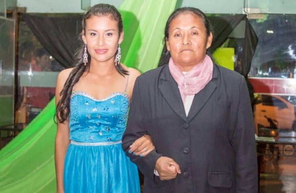 Madre e hija de una comunidad guaraní egresaron juntas en Tartagal