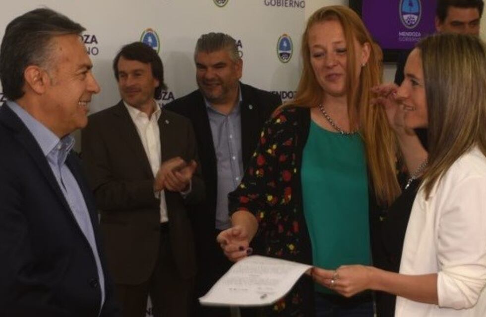 El Gobierno oficializó 37 ascensos por concurso