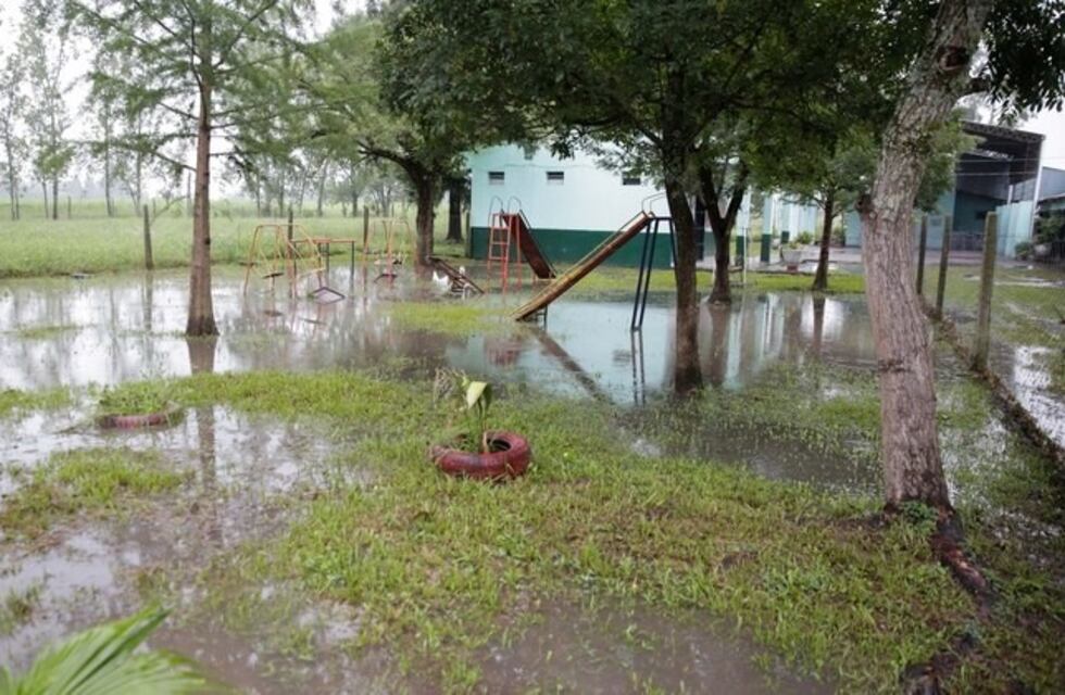 Gobernación junto a entidades estatales asisten a los afectados por las precipitaciones