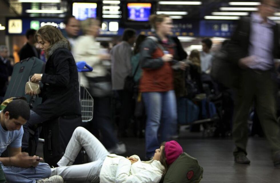 Paro general: los pasajeros deberán reprogramar sus vuelos