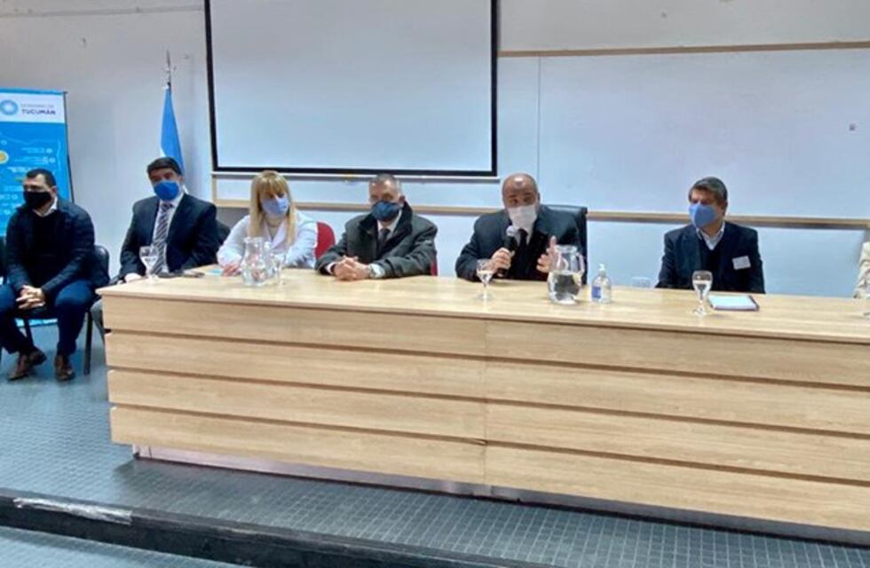 Juan Manzur: "Tucumán sigue en fase 5 pero con muchas más restricciones"