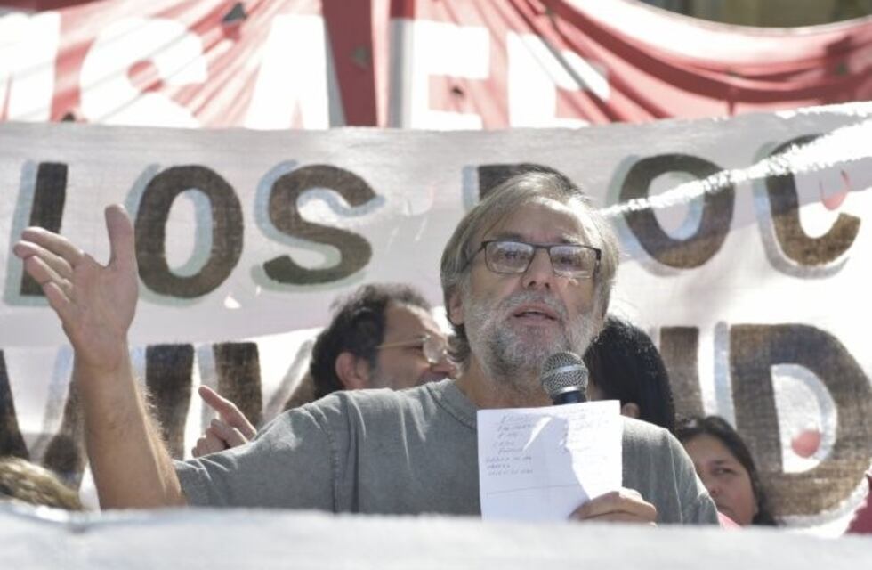 Docentes públicos pidieron la "urgente" reapertura de la paritaria