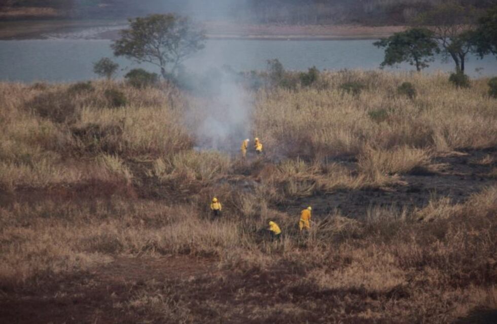 Nación quiere que responsables del fuego en las islas paguen el operativo