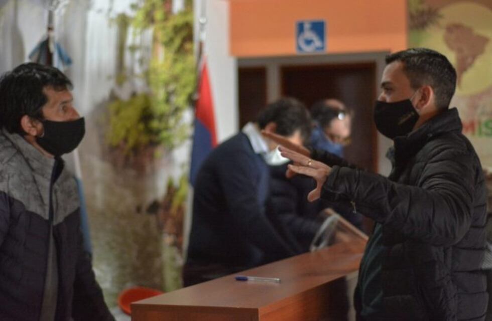 Guías de turismo y fotógrafos recibieron la segunda entrega del subsidio provincial