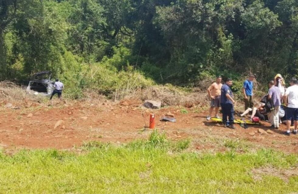 El despiste de un auto dejó cuatro lesionados