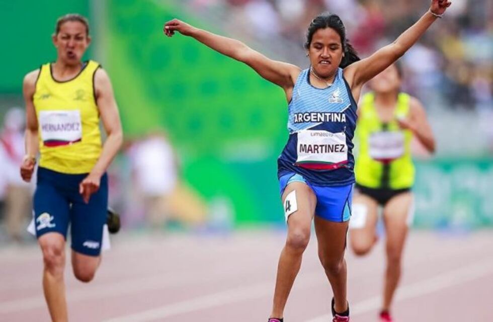 Yanina Martínez no descansa y usa hasta el pasillo de su casa para entrenar