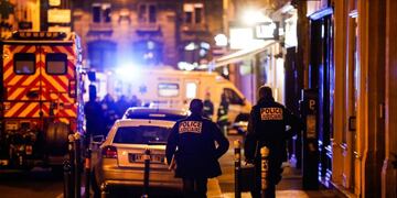 Unidades policiales y de salud trabajan en el distrito de la Ópera de París\u002E