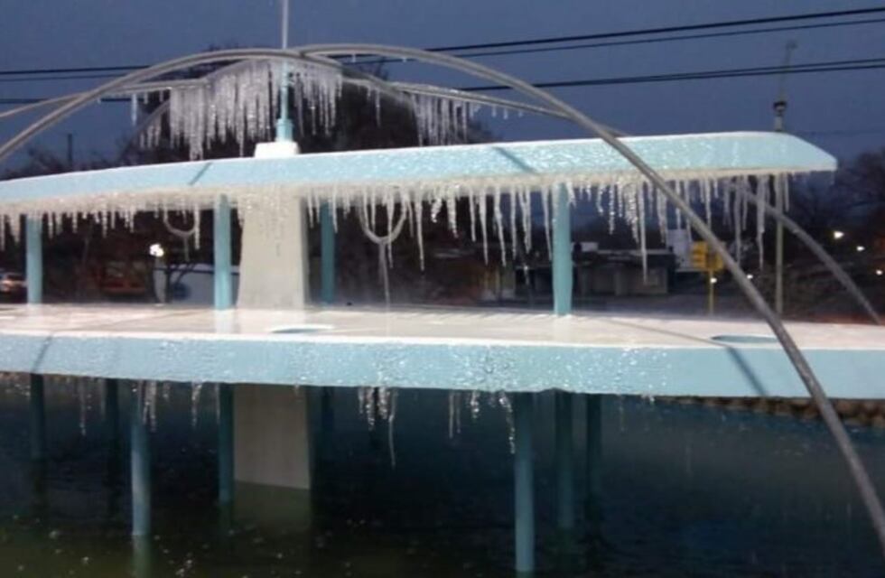 ¡Se congeló la fuente!: así amaneció Villa Giardino este viernes