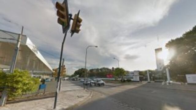 Los agentes provinciales dieron con uno de los evadidos cerca de la sede de la Unidad Regional II.