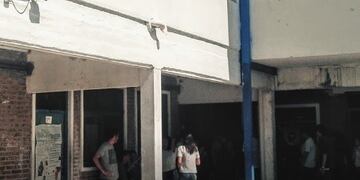 Seguirá detenido el directivo acusado de abusar de asistente escolar en la Escuela bilingüe N° 1380 Roberto Fontanarrosa\u002E (Street View)