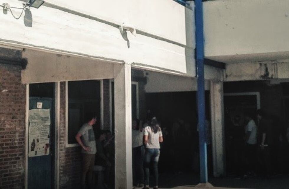 Arrestaron al vicedirector de un colegio denunciado por acoso y manoseo