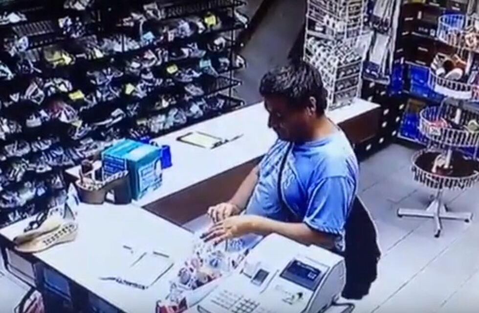 Video: se hizo pasar por cliente y robó la recaudación de una urna solidaria