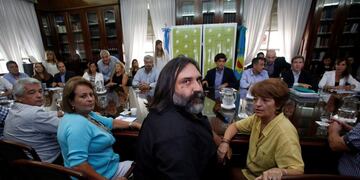 DYN14, LA PLATA, 03/03/2017, REUNION DE GREMIOS DOCENTES CON AUTORIDADES DEL GOBIERNO DE LA PCIA DE BS AS, PARA TRATAR EL TEMA SALARIA Y EL COMIENZO DE CLASES. FOTO:DYN/SALVADOR SANTIAGO.