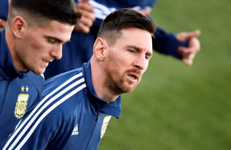 De la mano de Lionel Messi, se conoció la flamante camiseta de la Selección Argentina