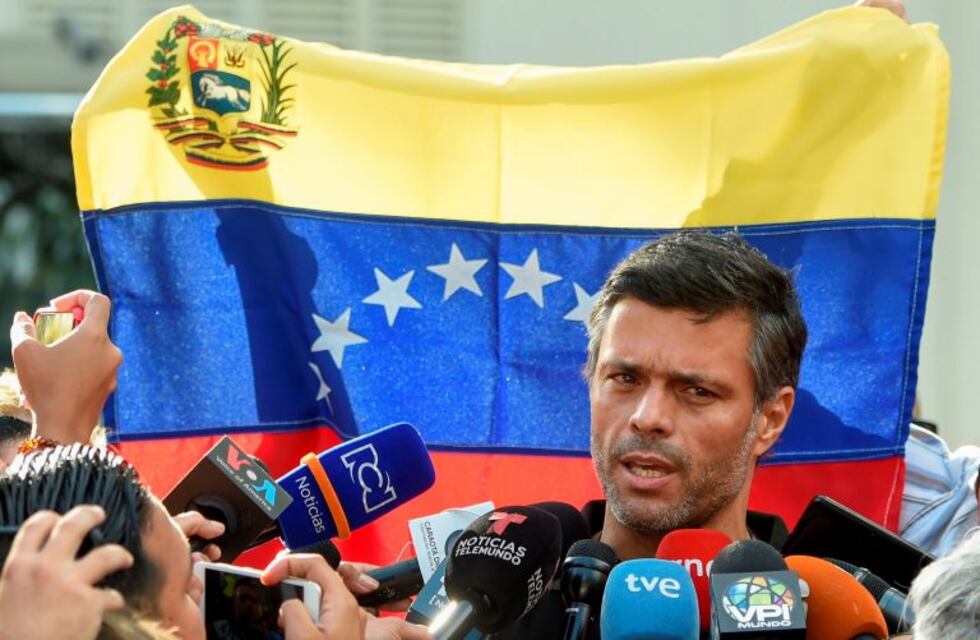 El opositor venezolano Leopoldo López abandonó la Embajada española en Caracas y cruzó a Colombia