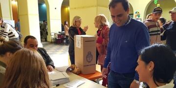 Juan Manuel Llamosas votó en Río Cuarto\u002E